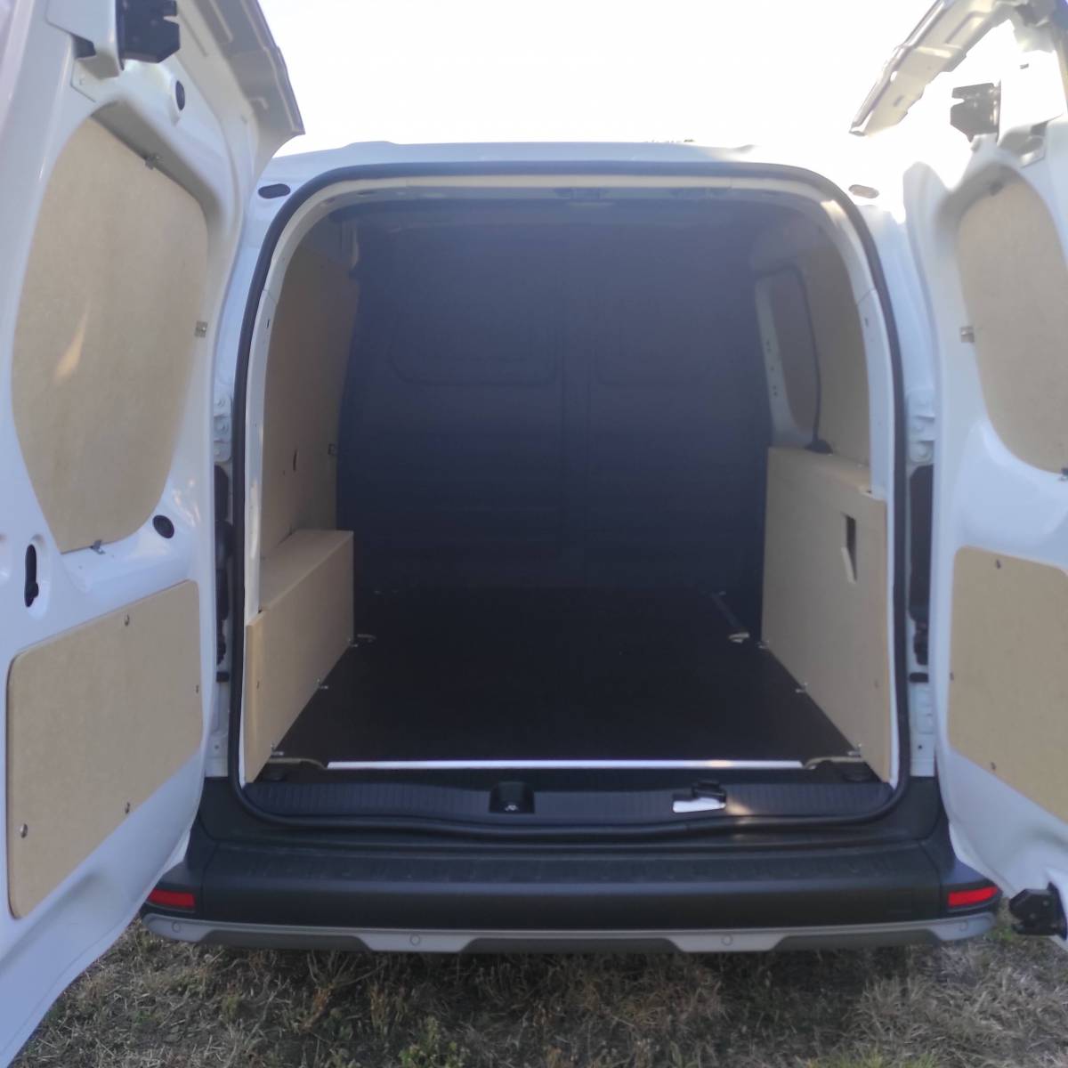 Renault Kangoo Fourgon en location à Bordeaux