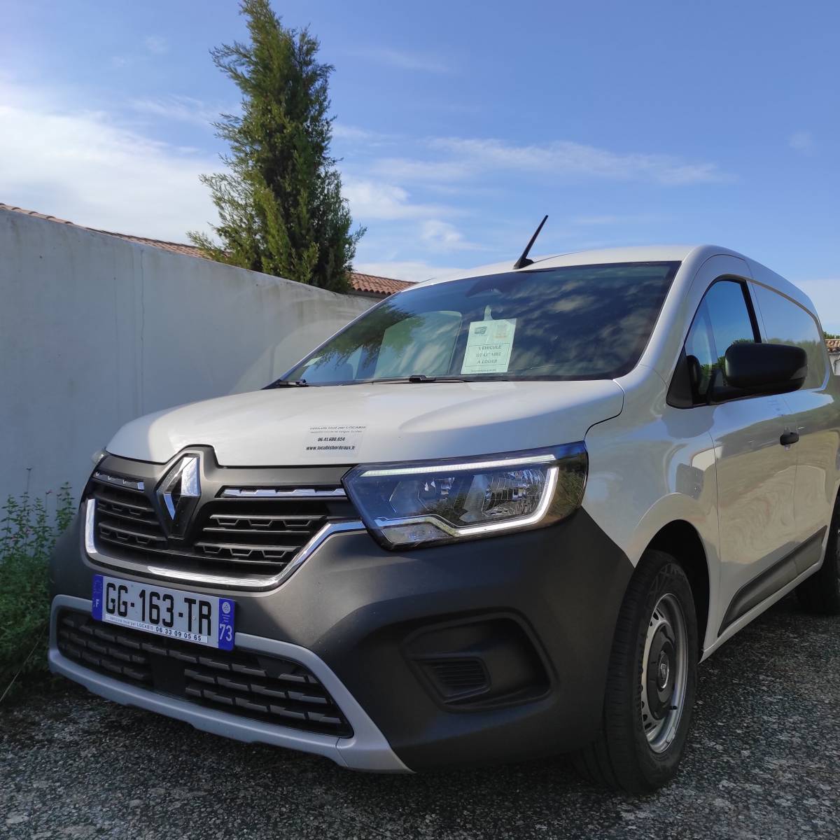 Renault Kangoo Fourgon en location à Bordeaux