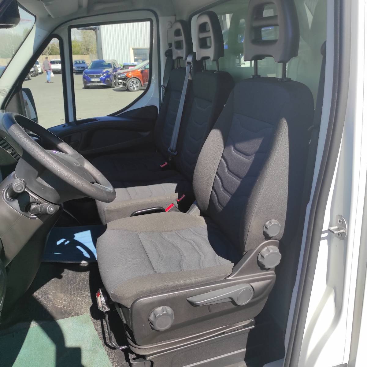 Iveco 20m3 caisse demenageur  avec Hayon total  à Bordeaux