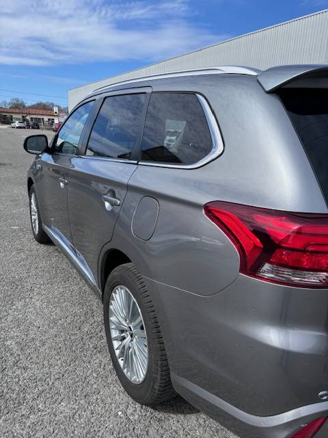 MITSUBHISHI  OUTLANDER