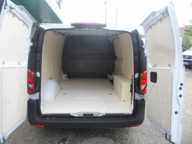 Fourgon Mercedes Vito en Location longue durée à Bordeaux